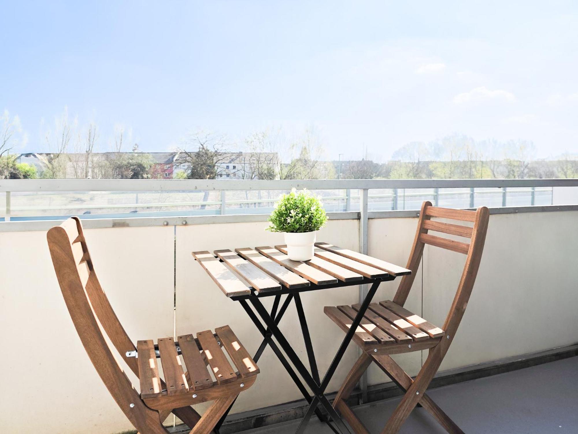 Raj Living - Monteurwohnung - 3 Schlafzimmer - Kueche - Balkon - Waschmaschine