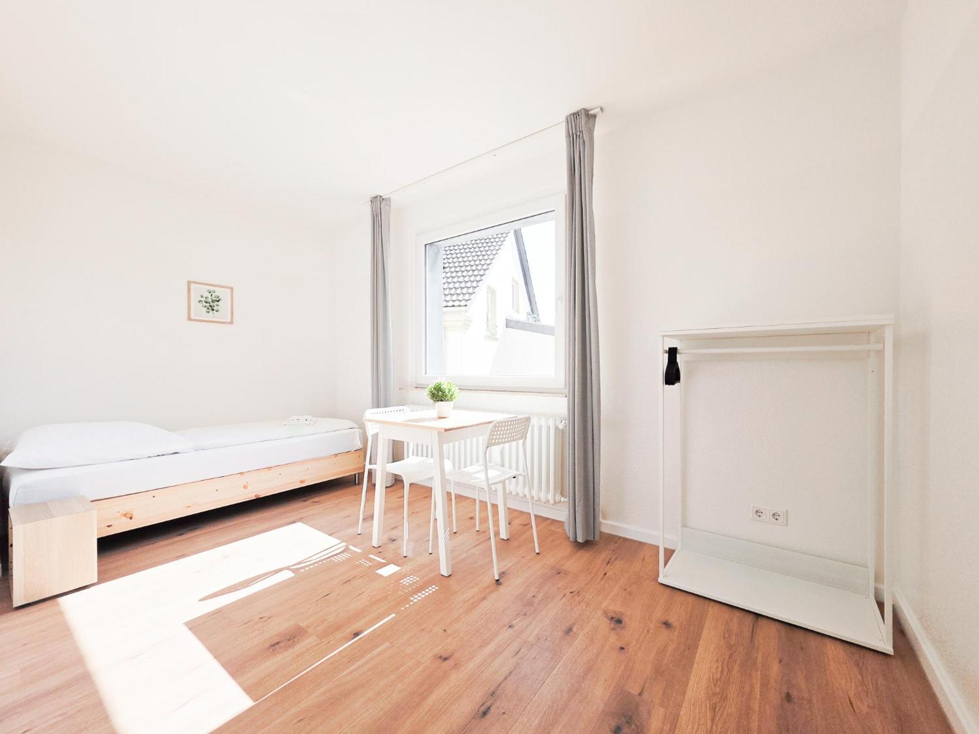 Raj Living - Monteurwohnung - 3 Schlafzimmer - Kueche - Balkon - Waschmaschine Apartment Duisburg